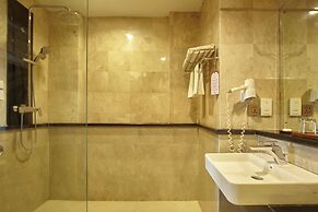The Lokha Legian Resort & Spa