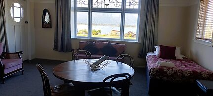 Hotel Lake Brunner