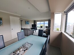 Hotel Lake Brunner