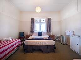 Hotel Lake Brunner