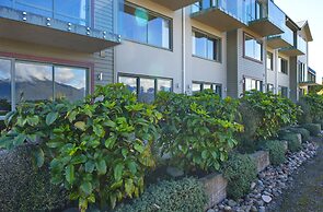 Hotel Lake Brunner
