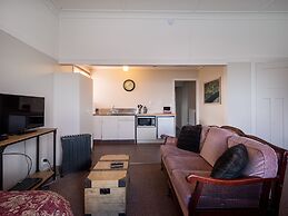 Hotel Lake Brunner