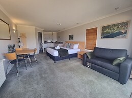 Hotel Lake Brunner