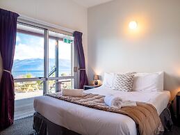 Hotel Lake Brunner
