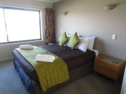 Hotel Lake Brunner