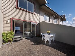 Hotel Lake Brunner