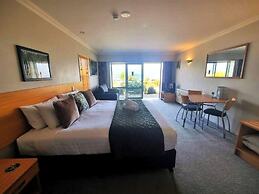 Hotel Lake Brunner
