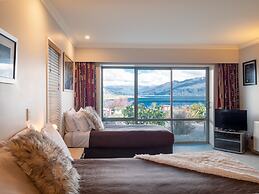 Hotel Lake Brunner