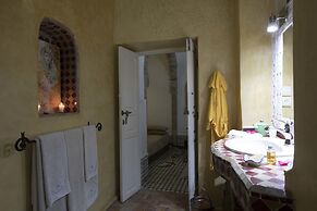 Riad  Emotion