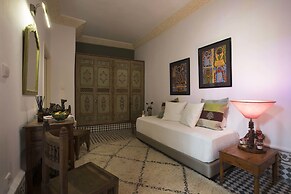 Riad  Emotion