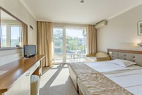 Selena Beach Hotel