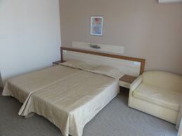 Selena Beach Hotel