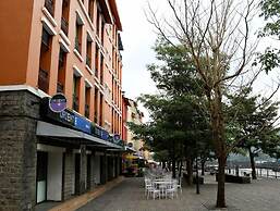 The Waterfront Shaw