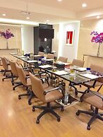 Evergreen Place Siam by UHG