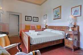 Ape Rosa Relais
