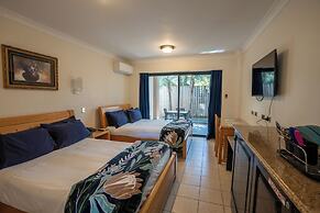 Novena Palms Motel