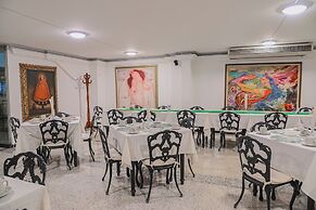 TAMA Hotel Granada Real Cali