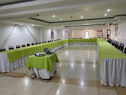 TAMA Hotel Granada Real Cali
