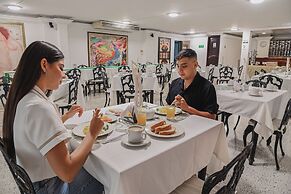 TAMA Hotel Granada Real Cali