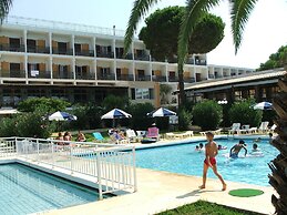 Irinna Hotel