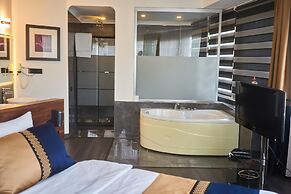 Seven Dreams Hotel