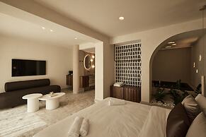 Uzenie All Suites Boutique Resort