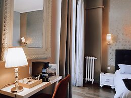 Royal Hotel