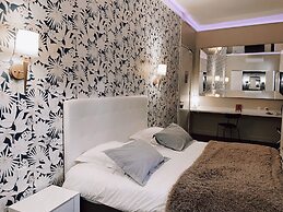 Royal Hotel