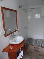 Deco Stop Lodge