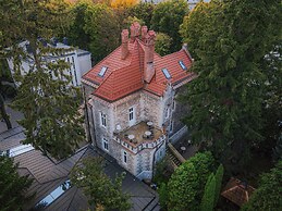 Lion's Castle