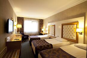 Tugcu Hotel Select