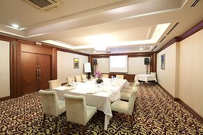 Tugcu Hotel Select