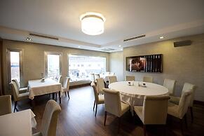 Tugcu Hotel Select