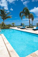 Hotel La Vista Azul
