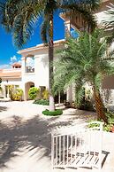 Hotel La Vista Azul