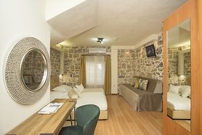 Authentic Luxury Rooms