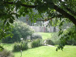 Garden's Hotel