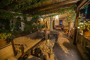 Stone House Cave Hotel