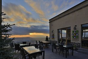 La Casa Cave