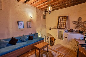 La Casa Cave