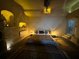La Casa Cave