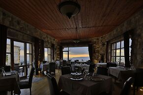 La Casa Cave