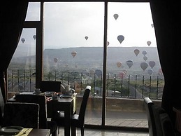 La Casa Cave