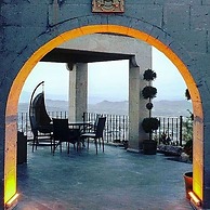 La Casa Cave