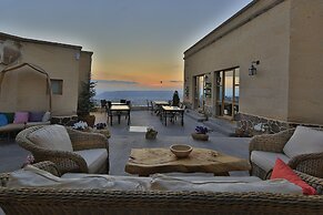 La Casa Cave
