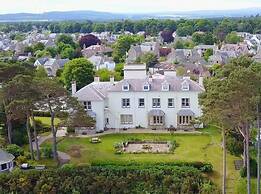 Invernairne Guest House