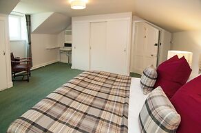Invernairne Guest House