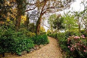 Holly Lodge