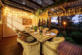 Holly Lodge