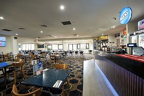 Olde Tudor Hotel